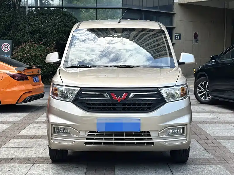 Wuling Hongguang V 2022 1.5L Jinqi version hydraulically assisted LAR купить на сайте DeffCars