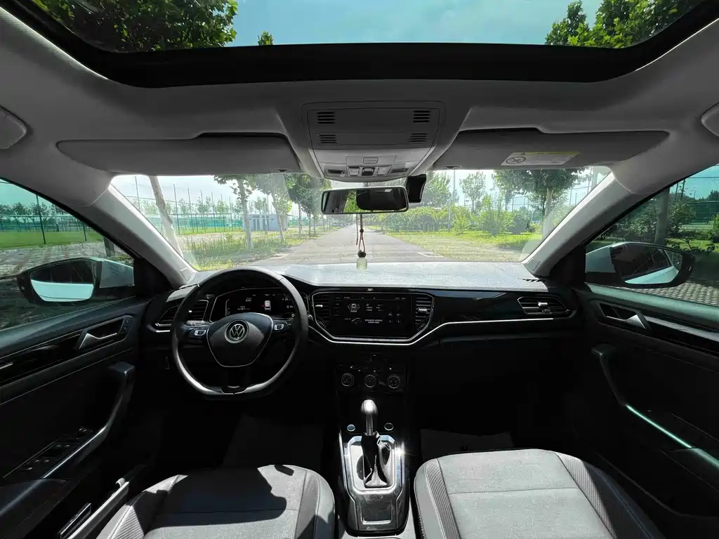 T-ROC 2022 model 280TSI DSG two-wheel drive comfort PLUS купить на сайте DeffCars