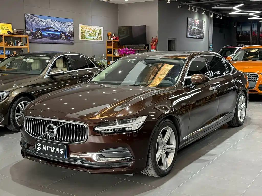 Volvo S90 2019 T4 Zhiyi Edition купить на сайте DeffCars
