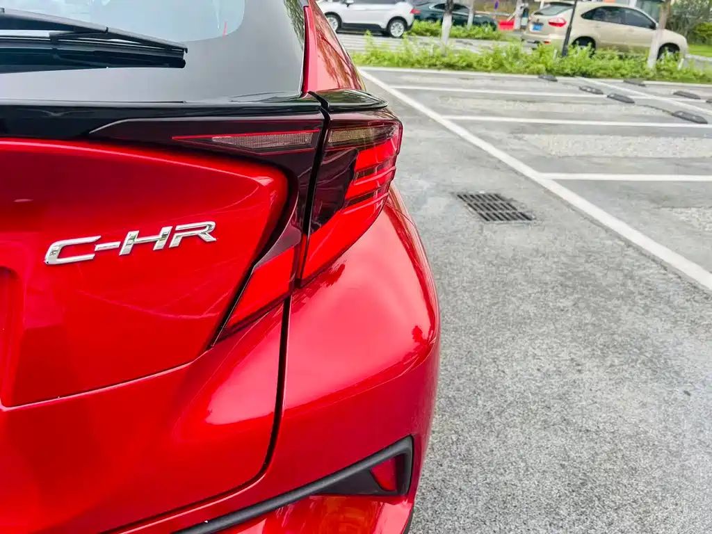 Toyota C-HR 2022 2.0L Leading Edition купить на сайте DeffCars