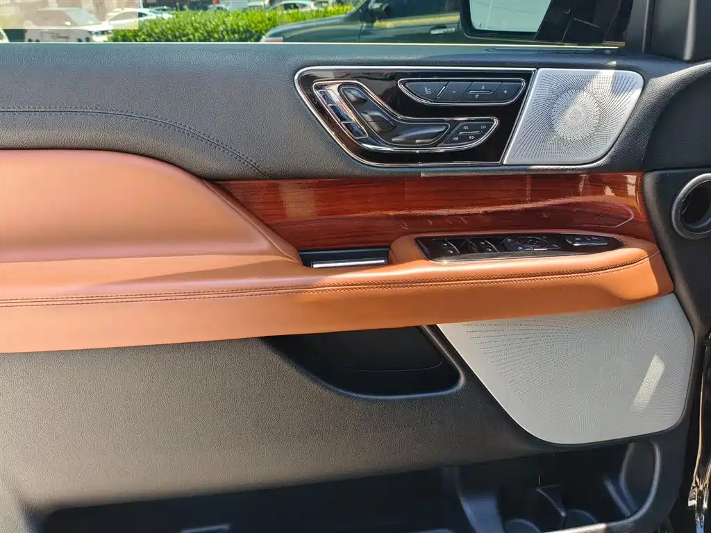 Navigator 2022 3.5T Honor Edition купить на сайте DeffCars
