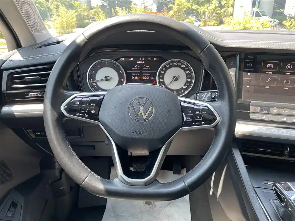 Touareg 2021 2.0TSI Pilot Special Edition купить на сайте DeffCars