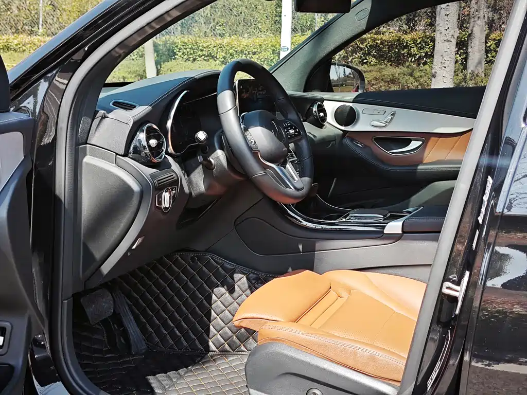 Mercedes-Benz GLC Coupe 2023 GLC 260 4MATIC Coupe SUV купить на сайте DeffCars