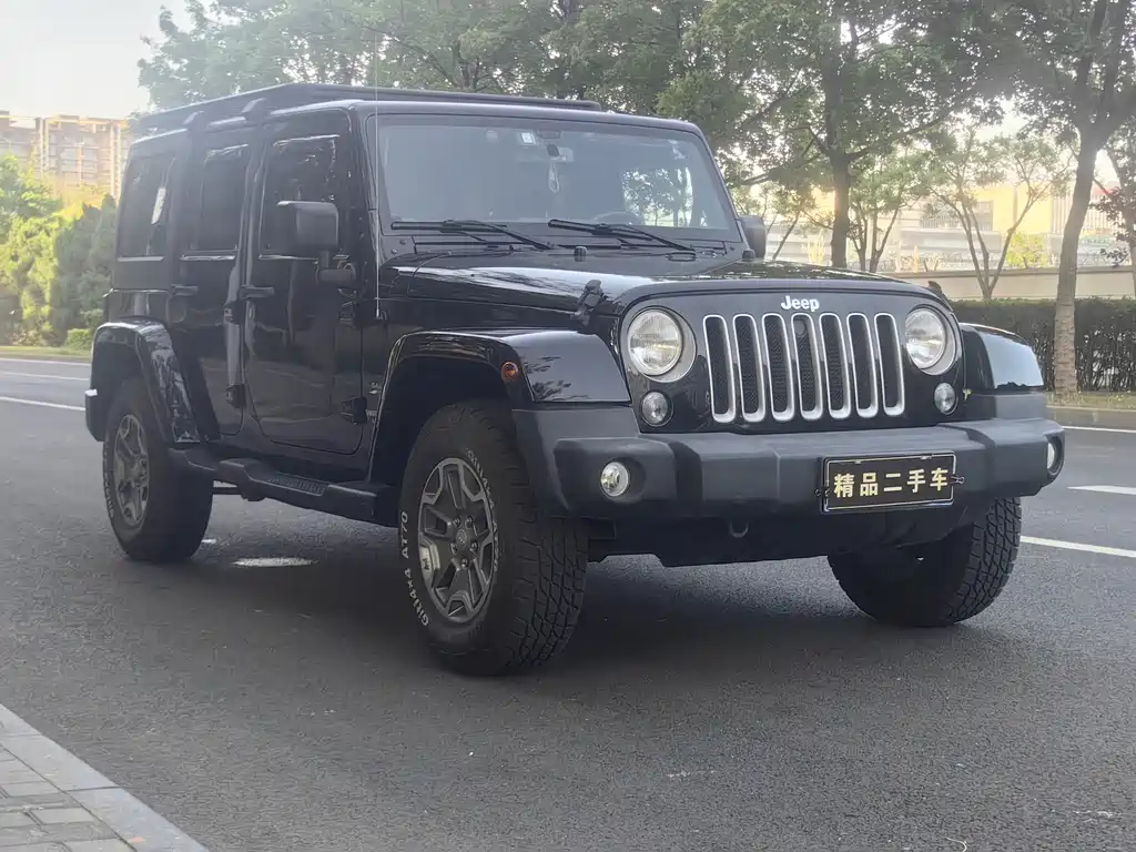 Wrangler 2017 3.0L Sahara four-door comfort version купить на сайте DeffCars