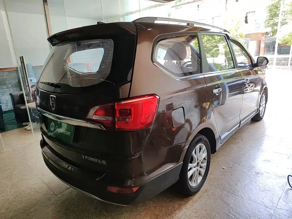 Baojun 730 2016 1.8L Manual Luxury 7 Seater купить на сайте DeffCars