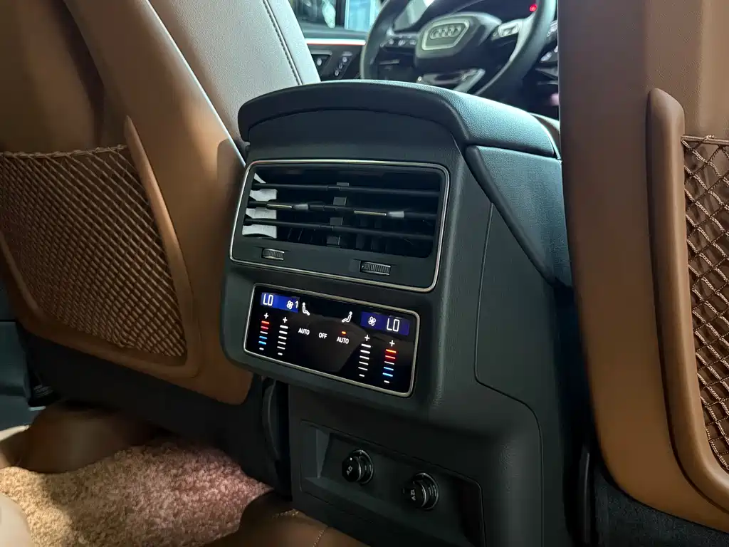 Audi Q7 2025 55 TFSI quattro S line sports купить на сайте DeffCars