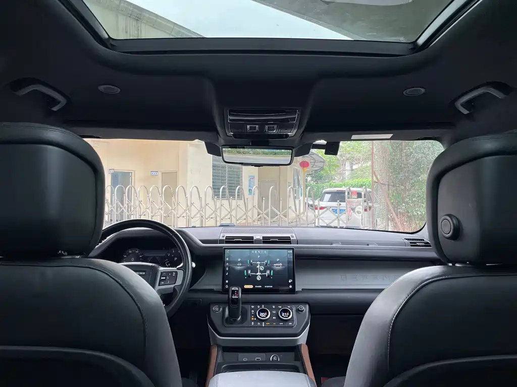 Land Rover Defender 2023 facelift 110 3.0T P400 X-DYNAMIC HSE купить на сайте DeffCars