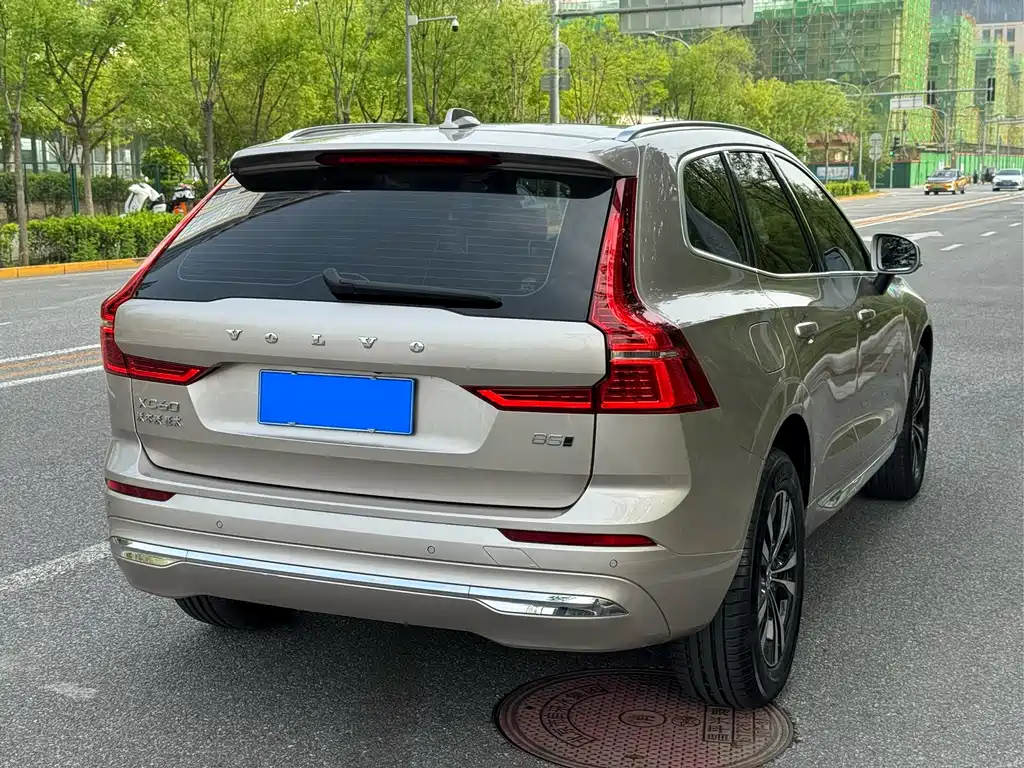 Volvo XC60 2024 B5 four-wheel drive Zhiyi Luxury Edition купить на сайте DeffCars