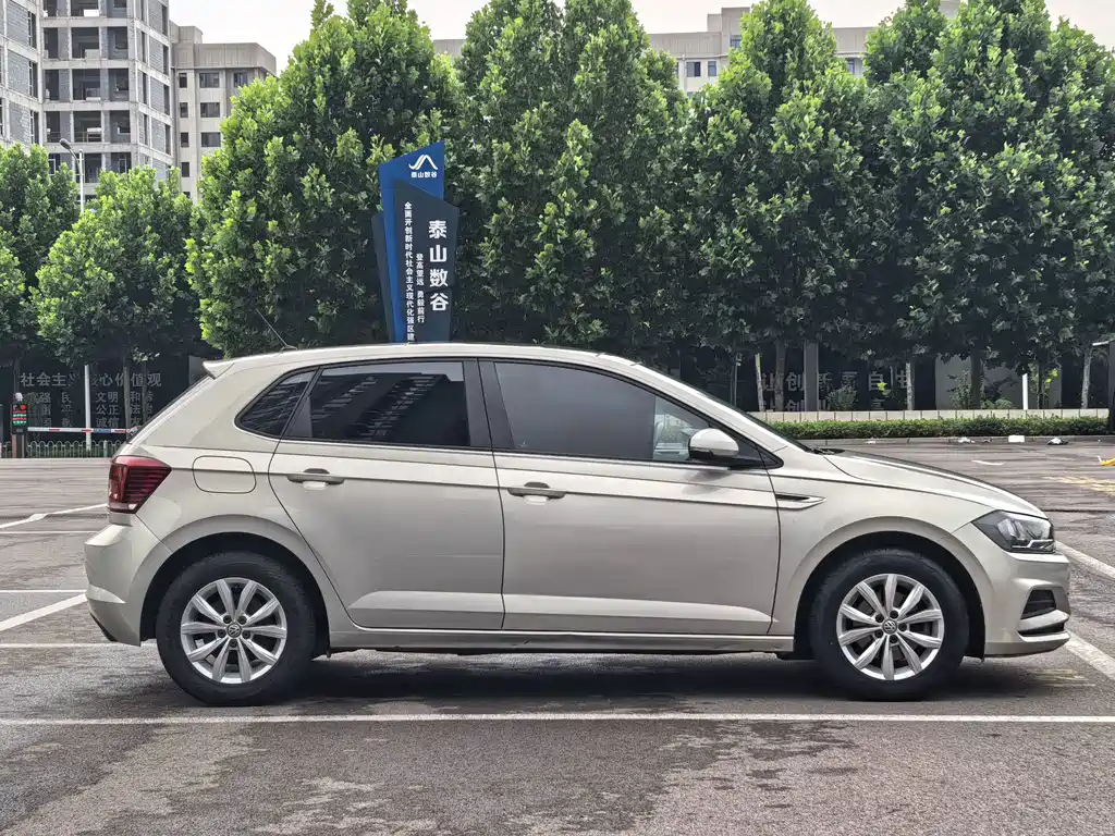 Polo 2021 Plus 1.5L Automatic Panoramic Enjoyment Edition купить на сайте DeffCars