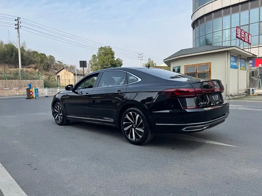 Passat 2025 Outstanding Model 380TSI Longyao Edition купить на сайте DeffCars