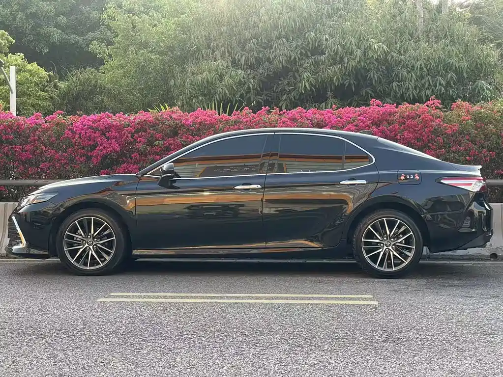 Camry 2023 2.5G Deluxe Edition купить на сайте DeffCars