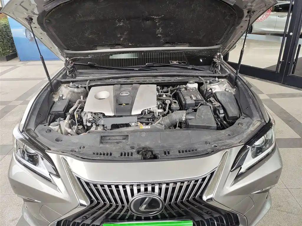 Lexus ES 2018 260 Excellence Edition National V купить на сайте DeffCars