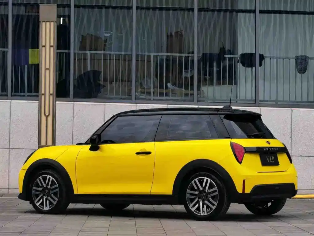 Mini 2025 1.5T COOPER Classic Three-Door Edition купить на сайте DeffCars
