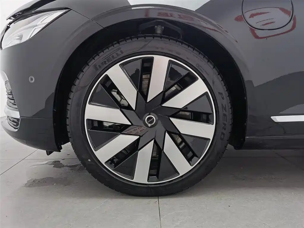 Volvo S90 plug-in hybrid 2024 plug-in hybrid four-wheel drive long range Zhiya luxury version купить на сайте DeffCars