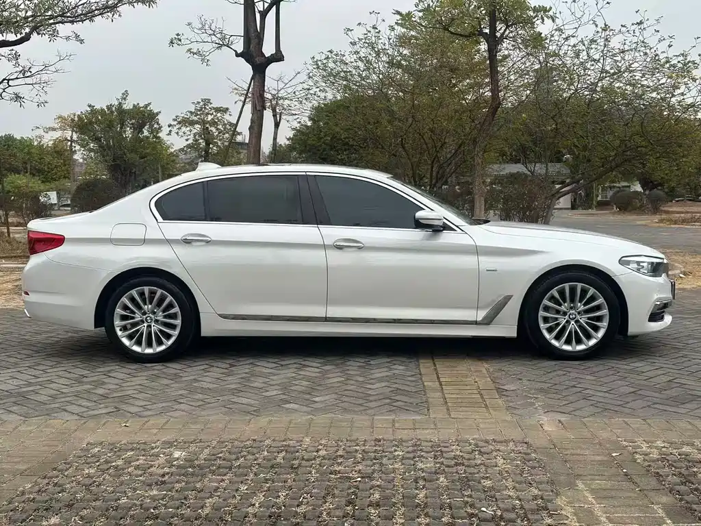 BMW 5 Series 2018 530Li xDrive M Sports Package купить на сайте DeffCars