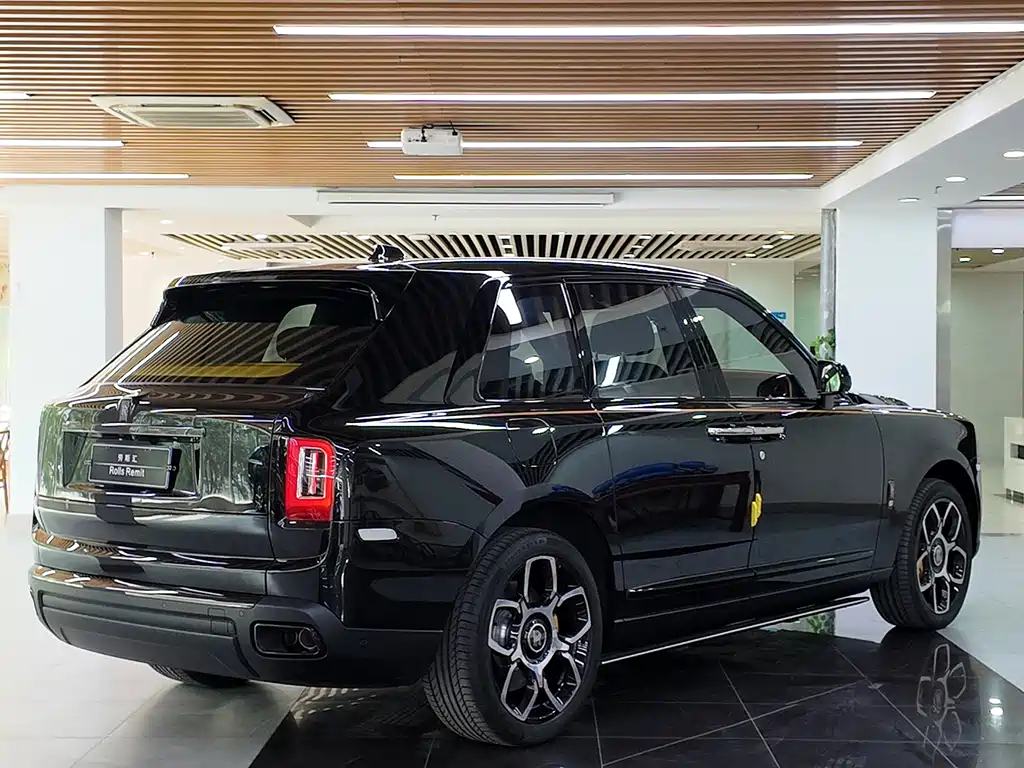 Cullinan 2024 Black Badge купить на сайте DeffCars
