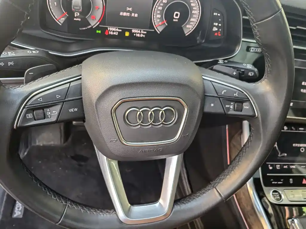 Audi Q7 2023 45 TFSI quattro S line sports купить на сайте DeffCars