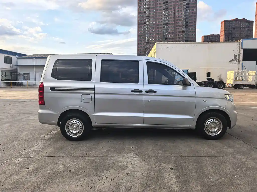 Wuling Hongguang V 2022 1.5L Jinxiang Edition Hydraulic Assist LAR купить на сайте DeffCars
