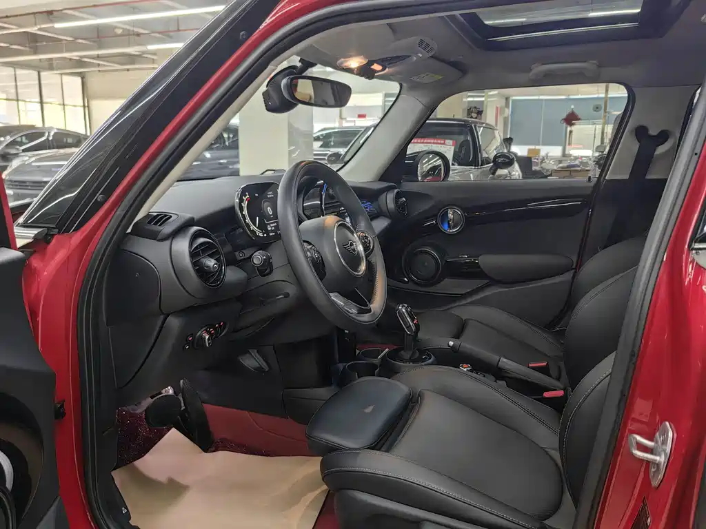 MINI 2021 1.5T COOPER Classic Five-Door Edition купить на сайте DeffCars