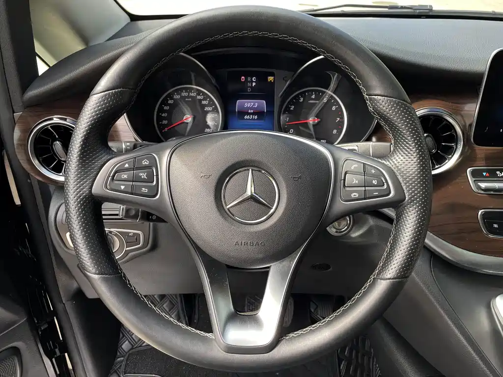 Mercedes V-Class 2022 V 260 Navigator Edition купить на сайте DeffCars