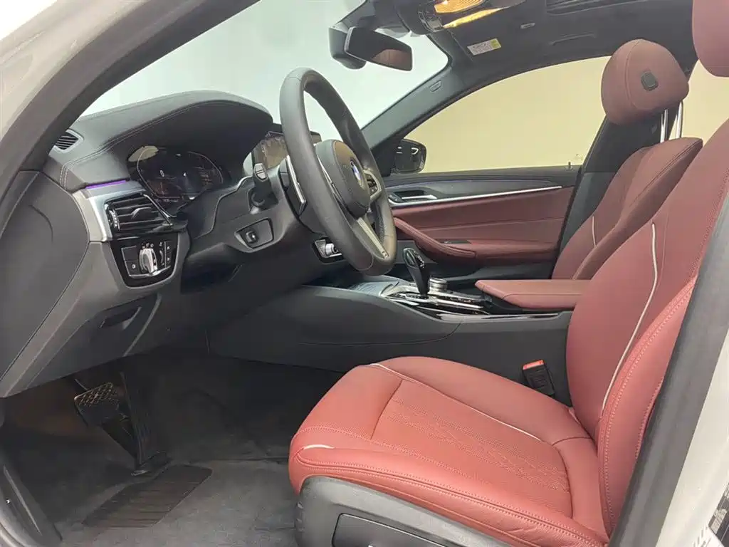 BMW 5 Series 2021 530Li Leading M Sports Package купить на сайте DeffCars