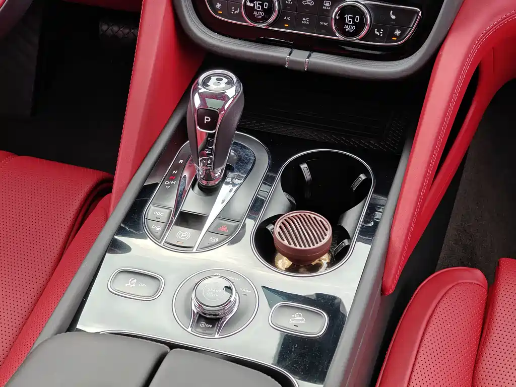 Bentayga 2021 4.0T V8 купить на сайте DeffCars