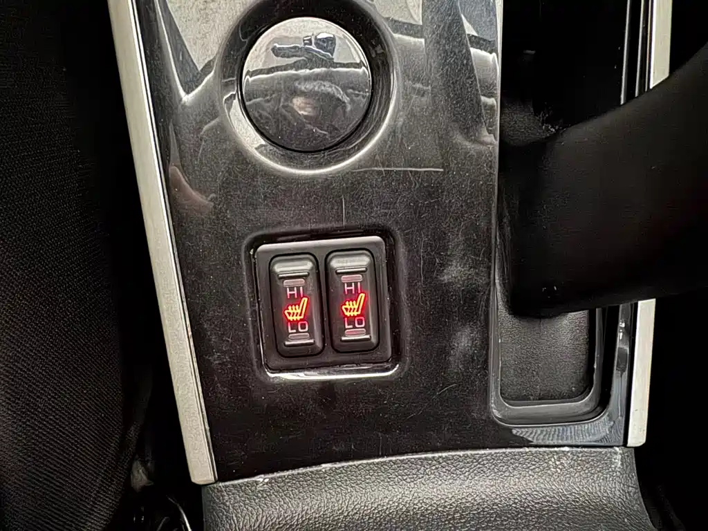 Outlander 2021 2.0L 2WD 5-seater купить на сайте DeffCars