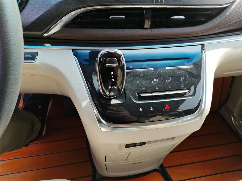 Buick GL8 2023 Land Business Class Comfort Type купить на сайте DeffCars