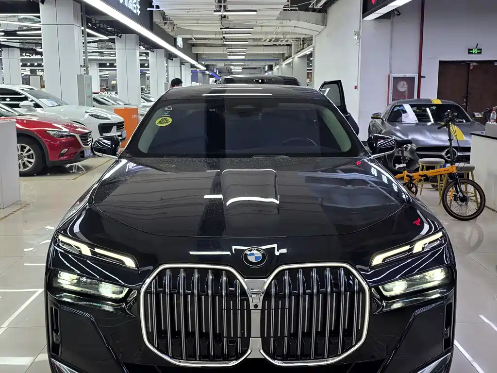 BMW 7 Series 2023 735Li M Sports Package купить на сайте DeffCars