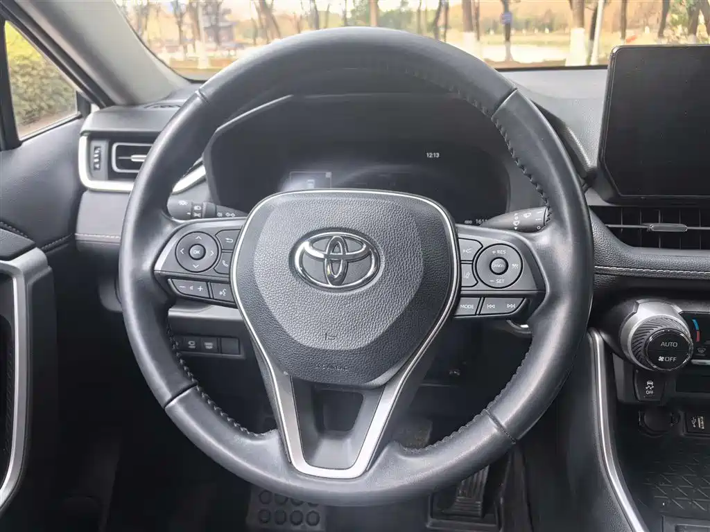 Wilanda 2023 2.0L CVT two-wheel drive luxury PLUS version купить на сайте DeffCars