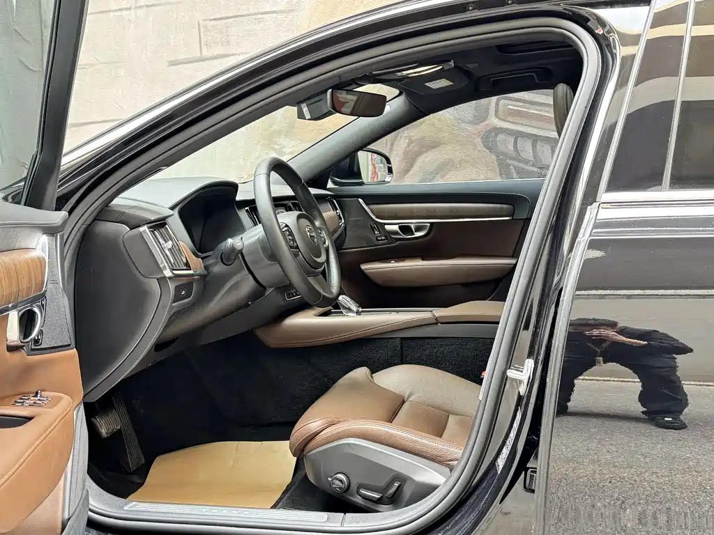 Volvo S90 2024 B5 Zhiyuan Luxury Edition купить на сайте DeffCars