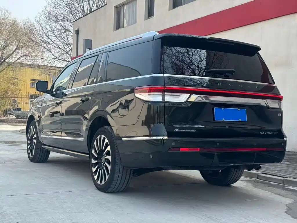 Navigator 2022 3.5T Long Axis Presidential Edition купить на сайте DeffCars
