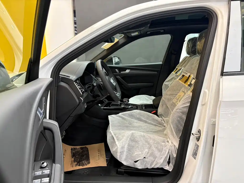 Audi Q5L 2024 40 TFSI luxury and dynamic model купить на сайте DeffCars