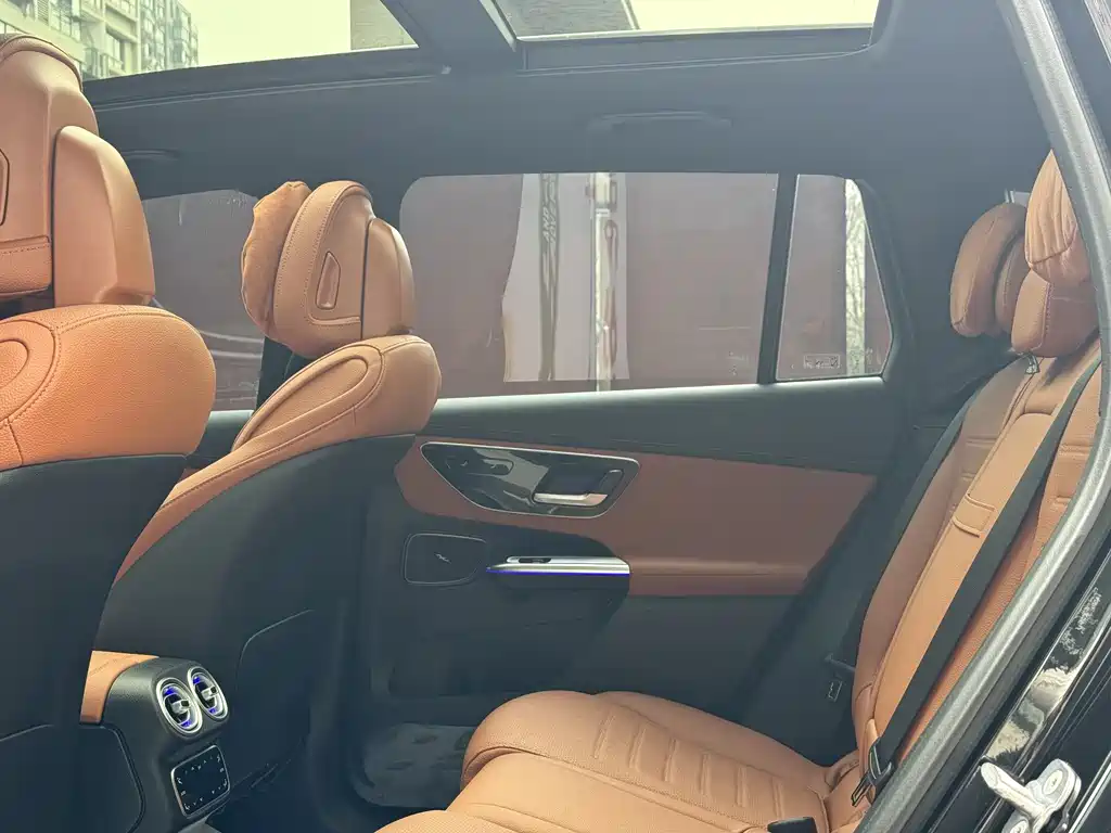 Mercedes-Benz GLC 2024 GLC 260 L 4MATIC luxury model 5 seats купить на сайте DeffCars