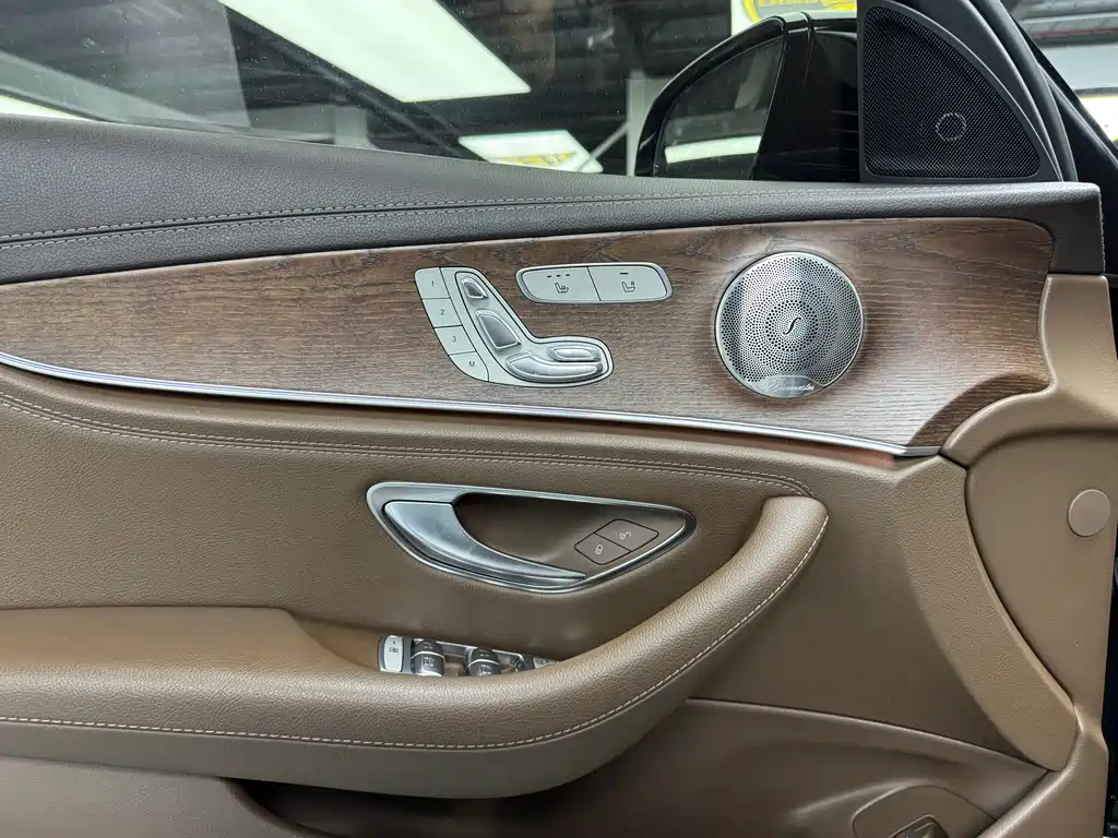 Mercedes-Benz E-Class 2023 E 300 L Luxury Model купить на сайте DeffCars
