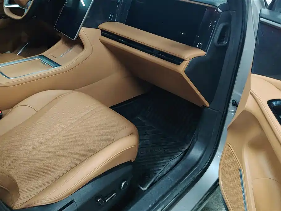 Galaxy L7 2025 EM-i 115km Discovery+ Edition купить на сайте DeffCars