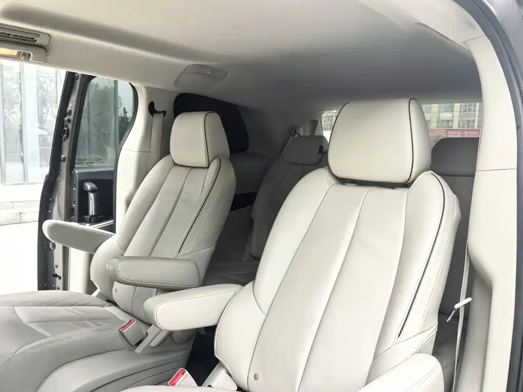 Buick GL8 2020 Land Business Class 652T Luxury купить на сайте DeffCars