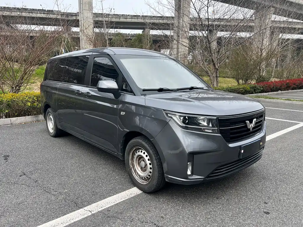 Wuling Zhengcheng 2021 1.5T manual luxury model купить на сайте DeffCars