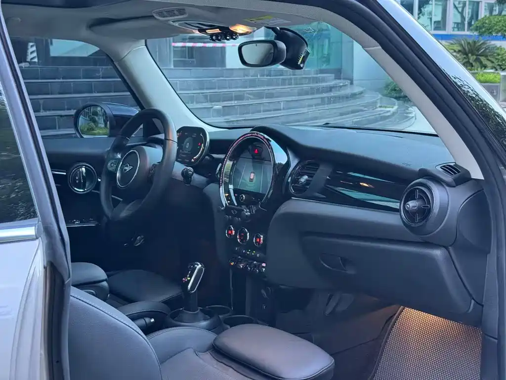 Mini 2023 1.5T COOPER Artist купить на сайте DeffCars