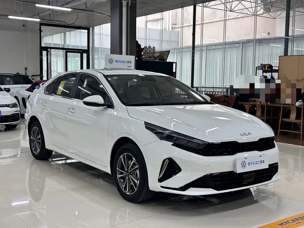 Kia K3 2024 1.5L CVT Luxury Smart Edition купить на сайте DeffCars
