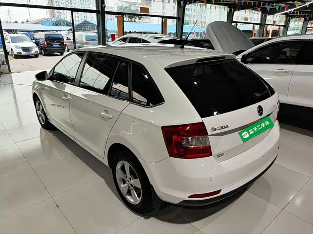 Xindong (Rapid Spaceback) 2016 Modified 1.6L Automatic Pioneering Edition купить на сайте DeffCars