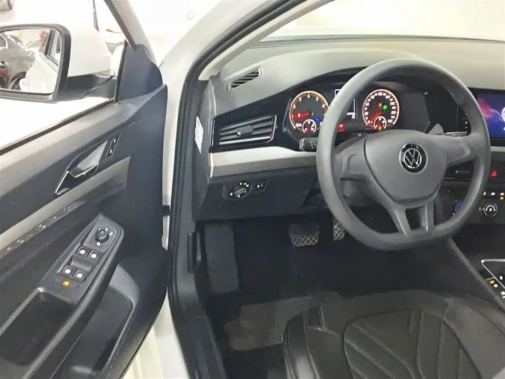Bora 2021 1.5L Automatic Fashion Smart Connected Edition купить на сайте DeffCars