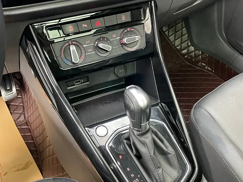 Jetta VS7 2021 30th Anniversary Edition 1.4T Automatic Enjoy Edition купить на сайте DeffCars