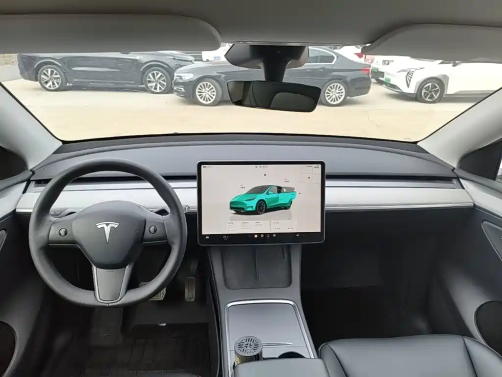 Model Y 2024 rear-wheel drive version купить на сайте DeffCars