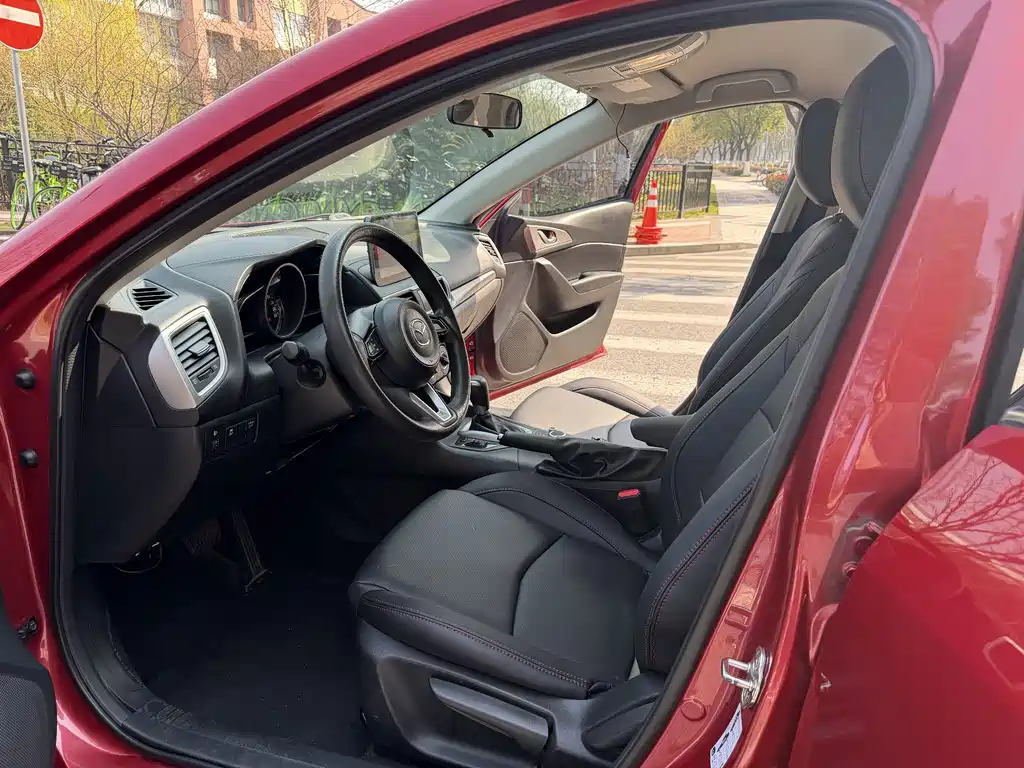 Mazda3 Angkesela 2017 Sedan 1.5L Automatic Comfort Type National V купить на сайте DeffCars