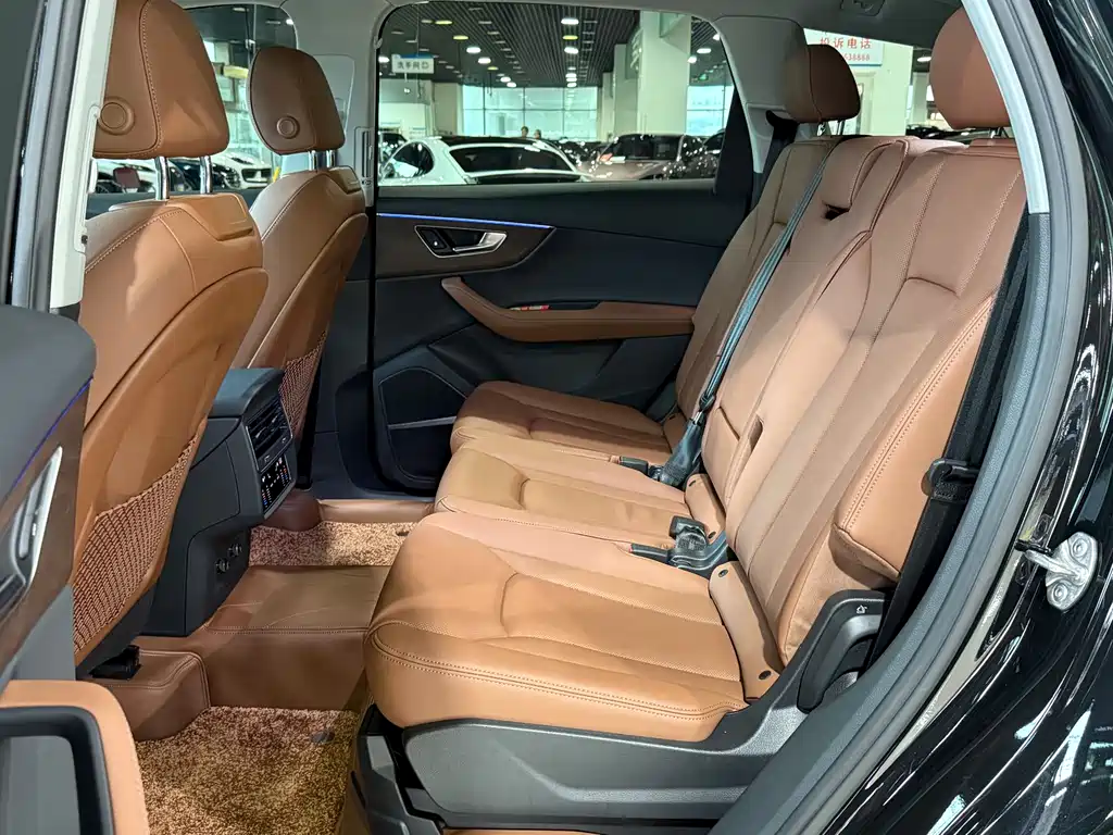 Audi Q7 2025 55 TFSI quattro S line sports купить на сайте DeffCars