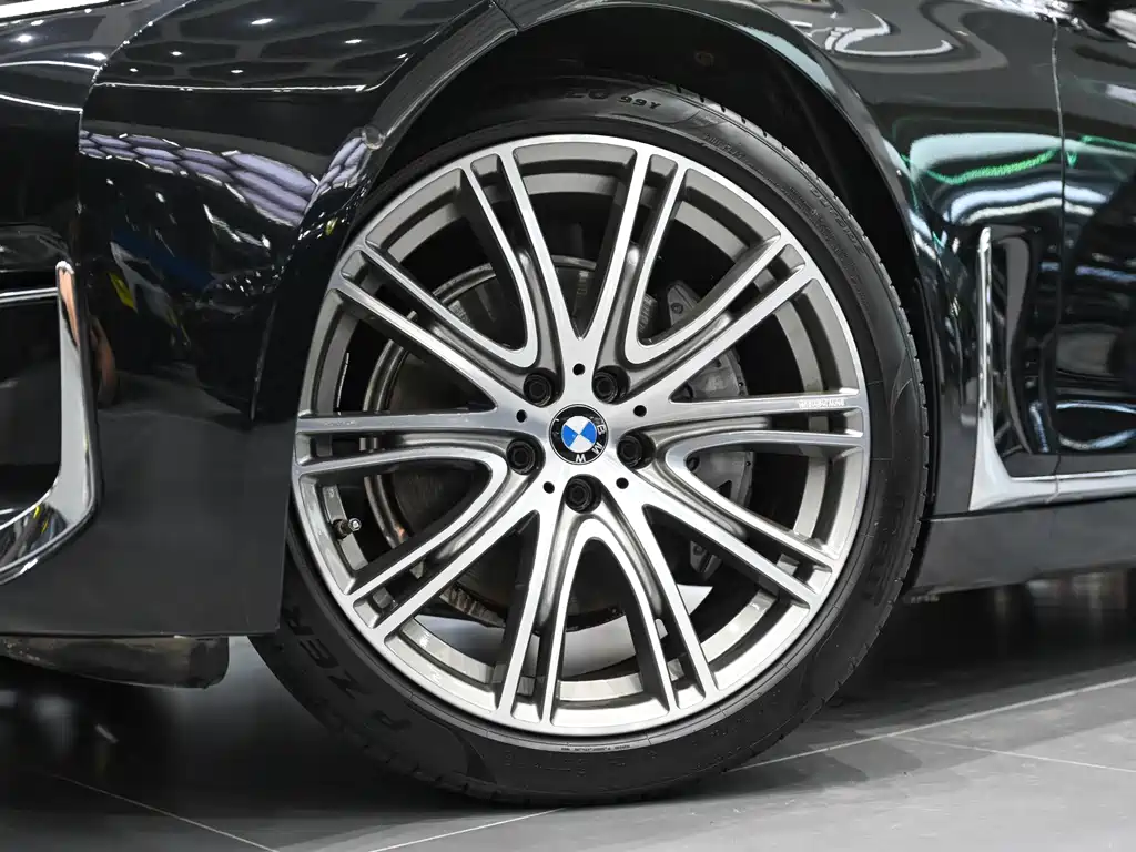 BMW 7 Series 2021 740Li xDrive Executive Luxury Package купить на сайте DeffCars