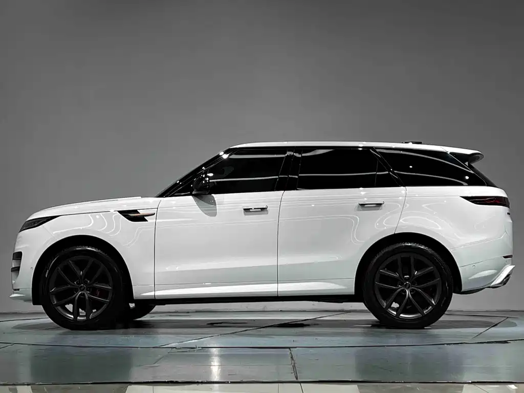 Range Rover Sport 2024 400PS Dynamic SE купить на сайте DeffCars