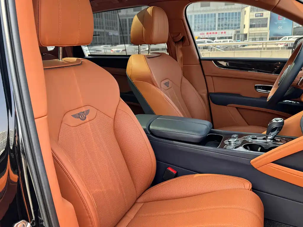 Bentayga 2022 4.0T V8 купить на сайте DeffCars