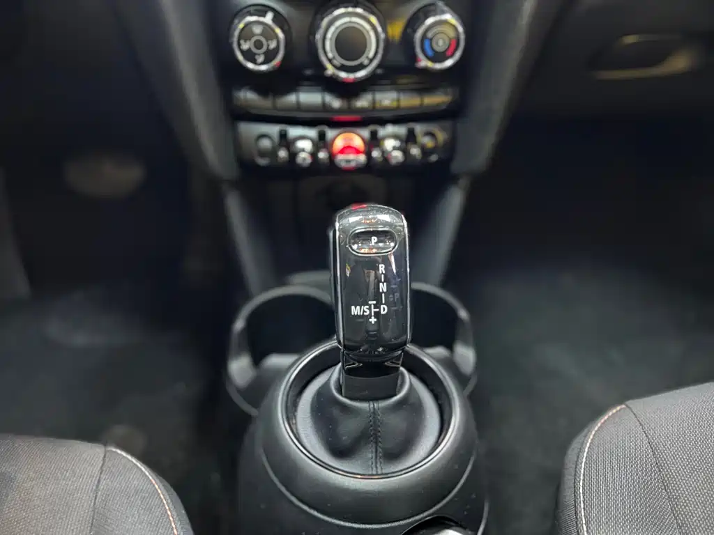 MINI 2019 1.5T ONE five-door version купить на сайте DeffCars